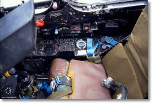 mirageIIIE_cockpit1.jpg