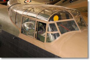 walkaround_avro_lancaster008.jpg