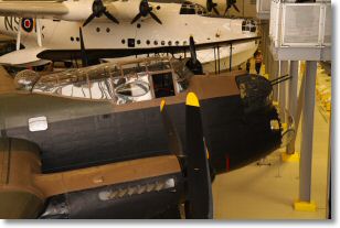 walkaround_avro_lancaster019.jpg