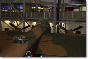 walkaround_avro_lancaster032.jpg